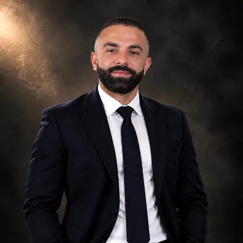صورة فادي يسري الشريف، داعم للأسرة